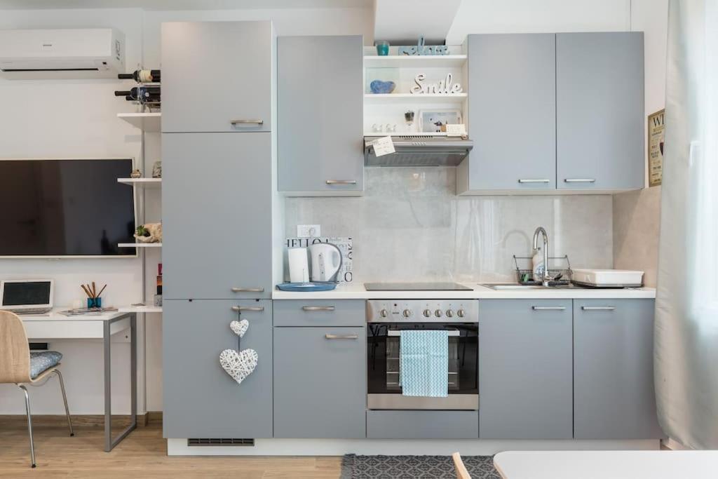 Brand New 1Br Near Central Station, Old Town, Beach - 3 Minute Walking Apartment Split Exterior photo